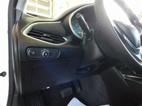 Used 2024 Chevrolet Malibu LT image 16