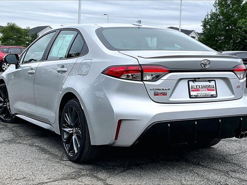 Used 2024 Toyota Corolla SE FWD image 11