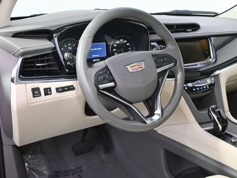 Used 2024 Cadillac XT6 Premium Luxury w/ Technology Package AWD/4WD image 12