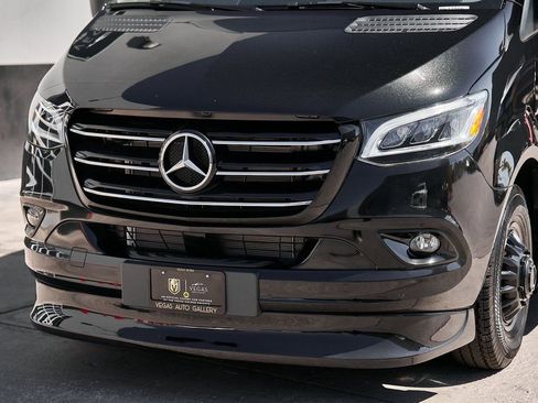 Used 2024 Mercedes-Benz Sprinter 3500 w/ Parking Package image 5