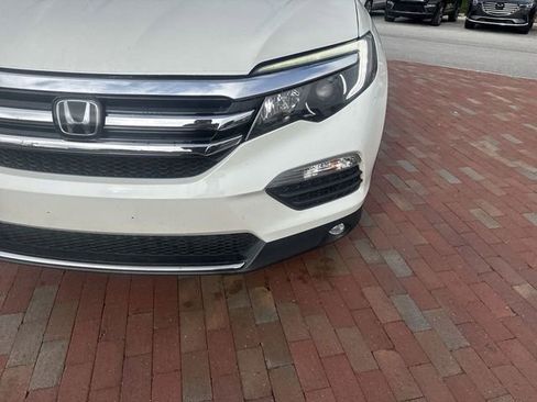 Used 2017 Honda Pilot Touring image 24