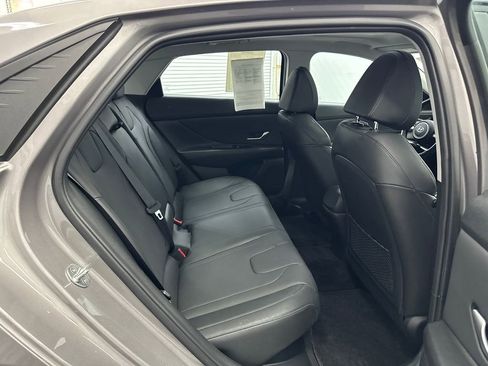 Used 2023 Hyundai Elantra Limited w/ Cargo Package FWD image 17