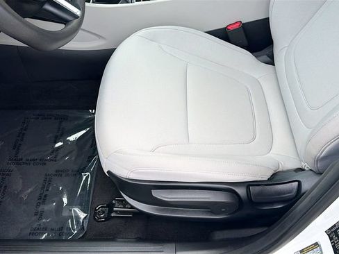 Certified 2025 Hyundai Tucson SE FWD image 19