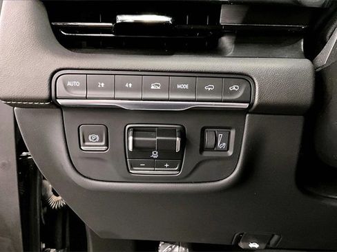 Used 2023 Cadillac Escalade Premium Luxury image 37