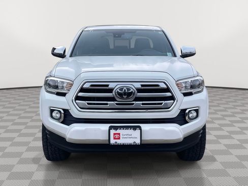 Used 2019 Toyota Tacoma Limited image 2