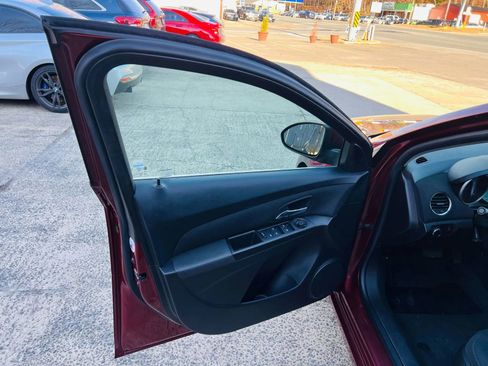 Used 2016 Chevrolet Cruze LT image 26