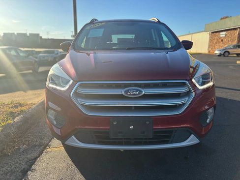 Used 2017 Ford Escape SE w/ SE Leather Comfort Package FWD image 3