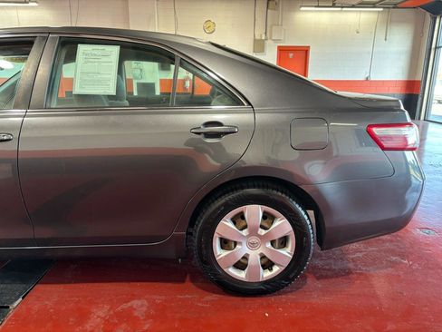 Used 2009 Toyota Camry LE image 10