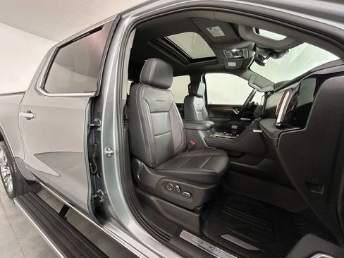 Used 2025 GMC Sierra 1500 Denali w/ Denali Reserve Package AWD/4WD image 15