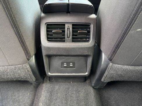Used 2025 Nissan Rogue SV AWD/4WD image 24