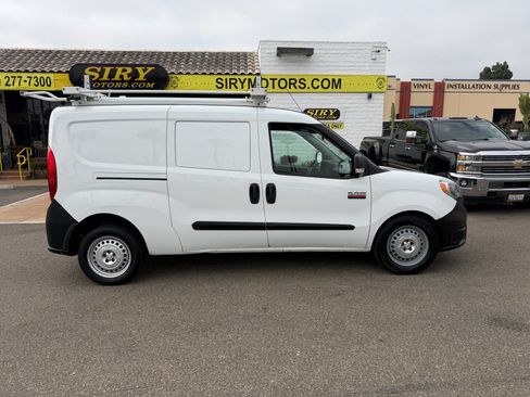 Used 2021 RAM ProMaster City Tradesman FWD image 2