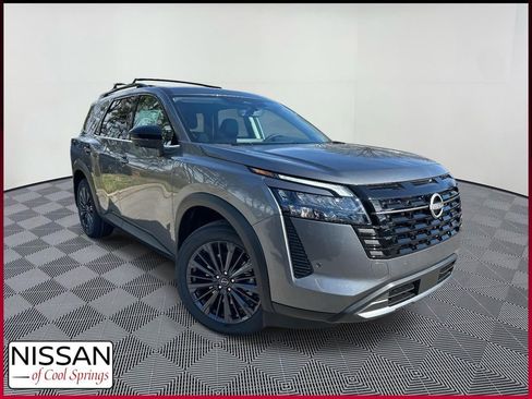 New 2026 Nissan Pathfinder SL w/ SL Premium Package AWD/4WD image 1