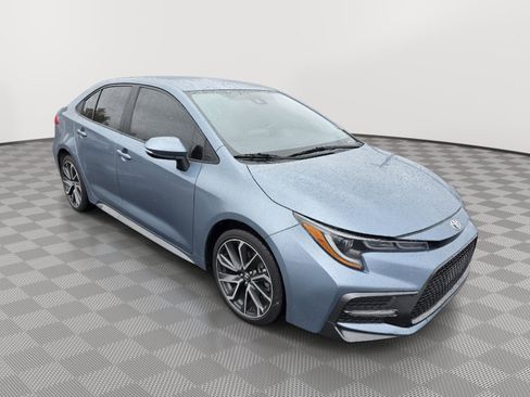 Used 2020 Toyota Corolla SE FWD image 2