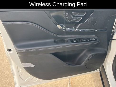 Used 2025 Lincoln Corsair Reserve w/ Jet Appearance Package image 13