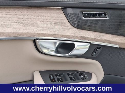New 2026 Volvo XC90 B6 Plus w/ Protection Package Premier image 8