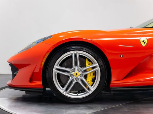 Used 2018 Ferrari 812 Superfast image 40