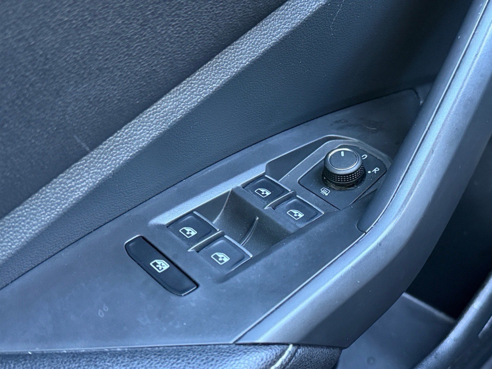 Used 2023 Volkswagen Jetta SE FWD image 20