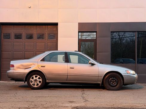 Used 1999 Toyota Camry XLE image 18
