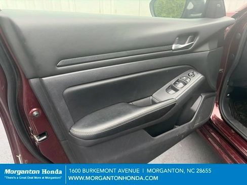 Used 2025 Nissan Altima 2.5 SV FWD image 13