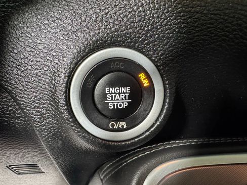 Used 2019 Dodge Challenger SXT w/ Driver Convenience Group image 16