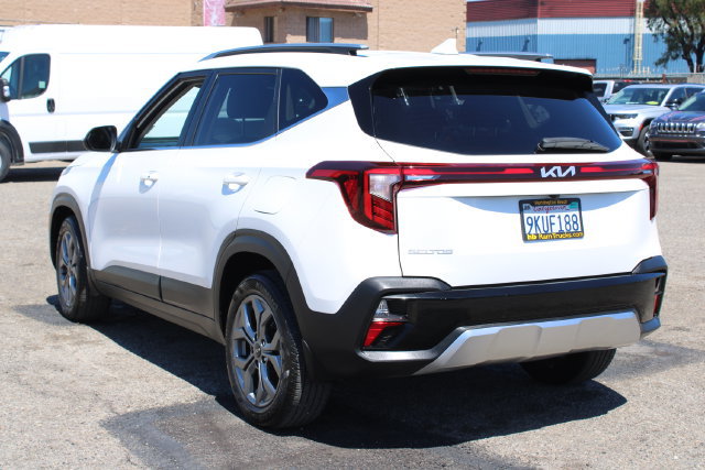 Used 2024 Kia Seltos S FWD image 3