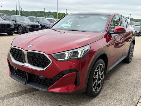 Used 2025 BMW X2 xDrive28i AWD/4WD image 8
