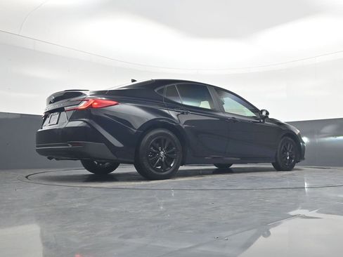 Used 2025 Toyota Camry LE w/ Convenience Package image 23