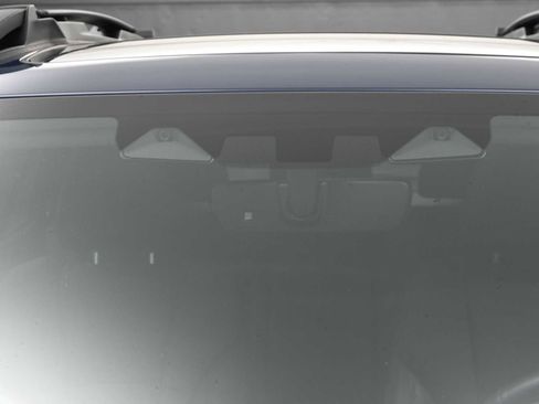 Used 2023 Subaru Outback Limited image 8