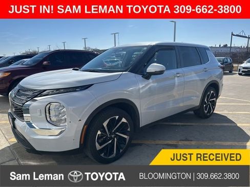 Used 2022 Mitsubishi Outlander ES image 1