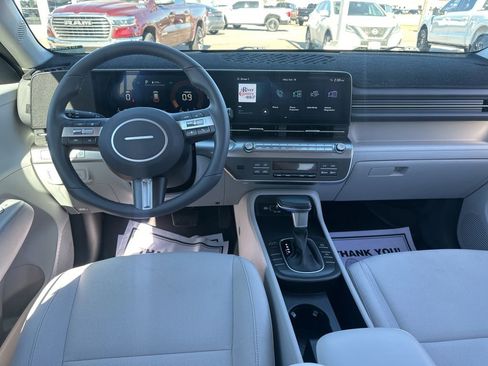 Used 2025 Hyundai Kona SEL image 21