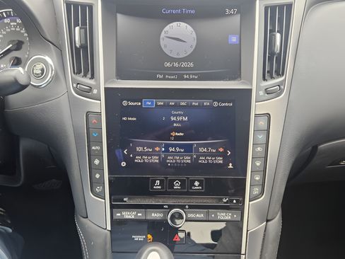 Used 2016 INFINITI Q50 Premium RWD image 24