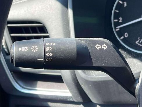 Used 2023 Nissan Rogue SV image 24