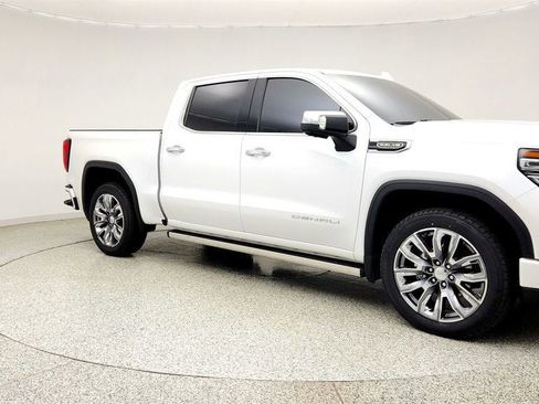 Used 2023 GMC Sierra 1500 Denali w/ Denali Reserve Package AWD/4WD image 3