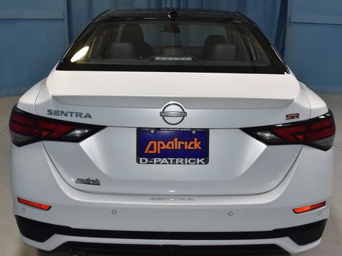 Used 2025 Nissan Sentra SR w/ SR Premium Package FWD image 25