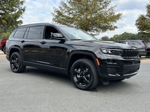 New 2025 Jeep Grand Cherokee L Altitude AWD/4WD image 13