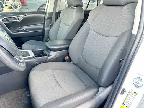 Used 2023 Toyota RAV4 AWD Hybrid image 17