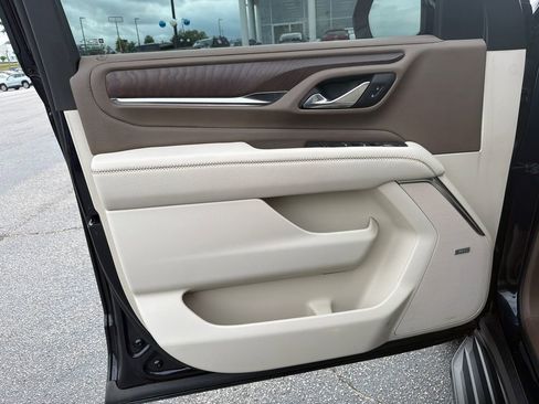 Used 2023 GMC Yukon Denali AWD/4WD image 10
