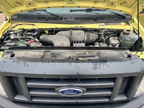 Used 2019 Ford E-450 and Econoline 450 Super Duty w/ Power Windows & Locks Group image 5