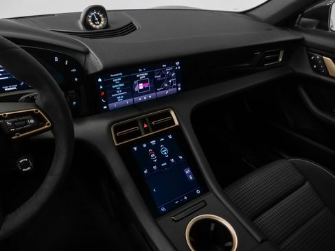 New 2025 Porsche Taycan 4S image 41