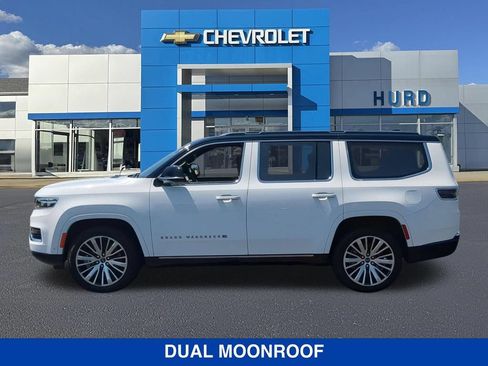 Used 2023 Jeep Grand Wagoneer Series III AWD/4WD image 8