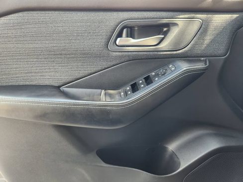 Used 2021 Nissan Rogue SV FWD image 15