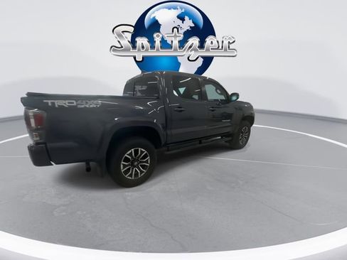 Used 2020 Toyota Tacoma TRD Sport AWD/4WD image 9