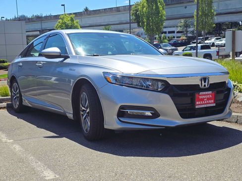 Used 2018 Honda Accord EX image 3