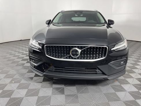 Used 2025 Volvo V60 B5 Cross Country Plus AWD/4WD image 3