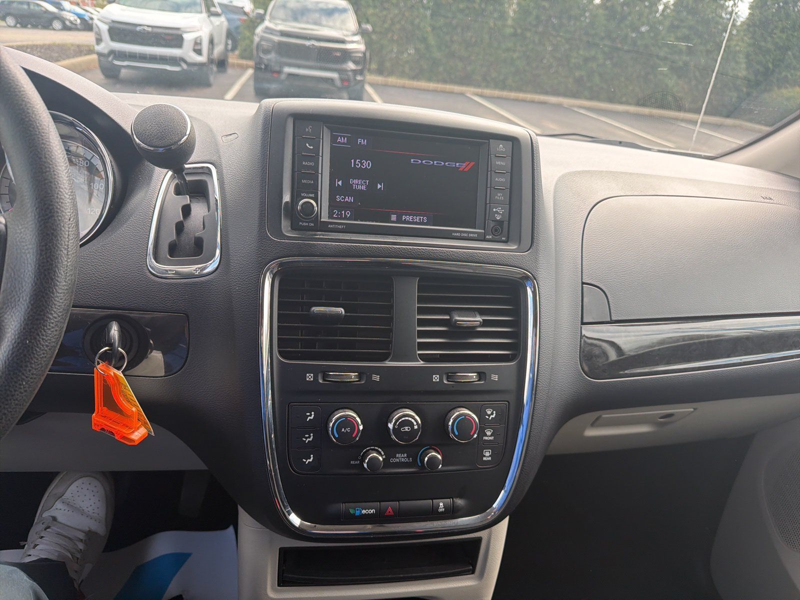 Used 2020 Dodge Grand Caravan SE FWD image 11