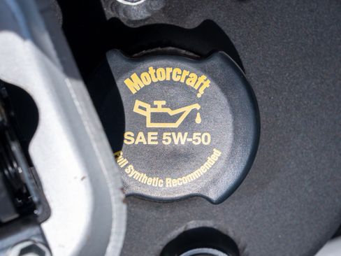 Used 2005 Ford GT RWD image 66