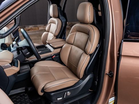 Used 2025 Lincoln Navigator Black Label AWD/4WD image 25