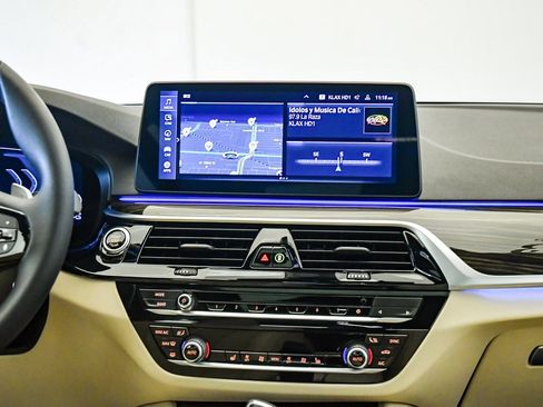 Certified 2023 BMW 530e w/ Convenience Package image 15