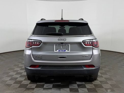 Used 2018 Jeep Compass Latitude w/ Popular Equipment Group AWD/4WD image 8