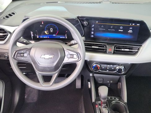 Used 2025 Chevrolet TrailBlazer LT AWD/4WD image 29
